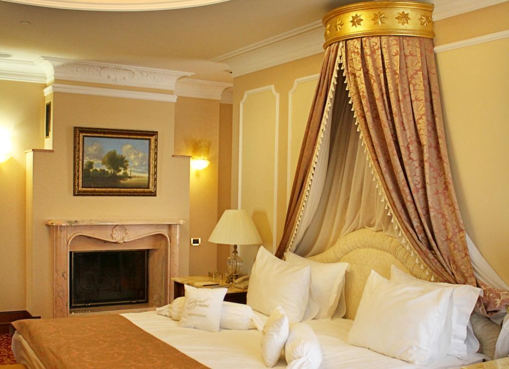 Nobil Luxury Boutique Hotel Kişinev Dış mekan fotoğraf