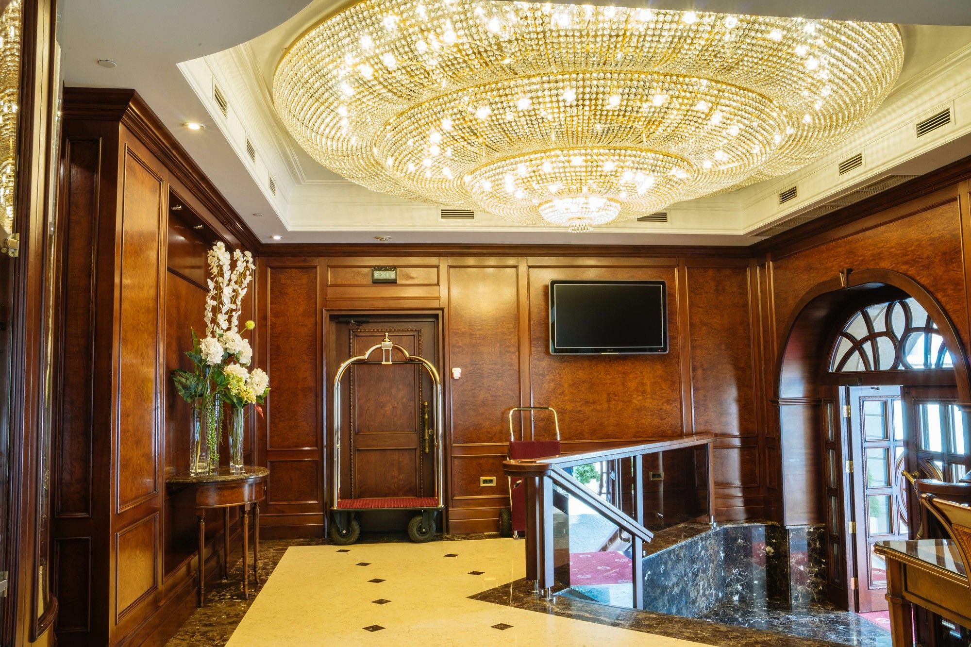 Nobil Luxury Boutique Hotel Kişinev Dış mekan fotoğraf